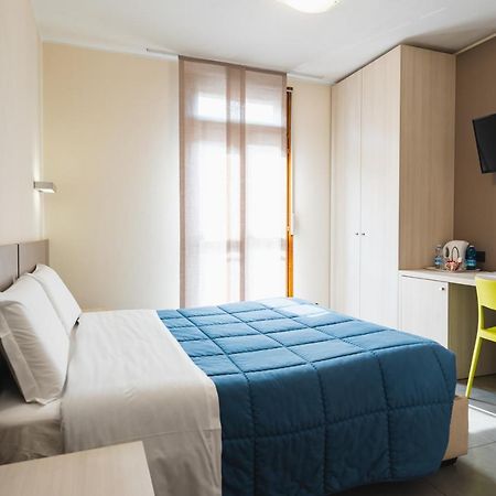 Parini Hotel Bosisio Parini Exteriör bild