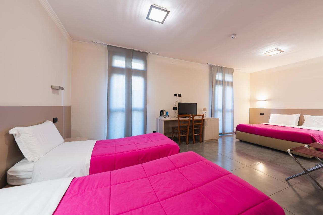 Parini Hotel Bosisio Parini Exteriör bild