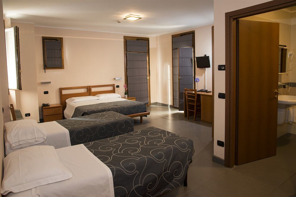 Parini Hotel Bosisio Parini Exteriör bild