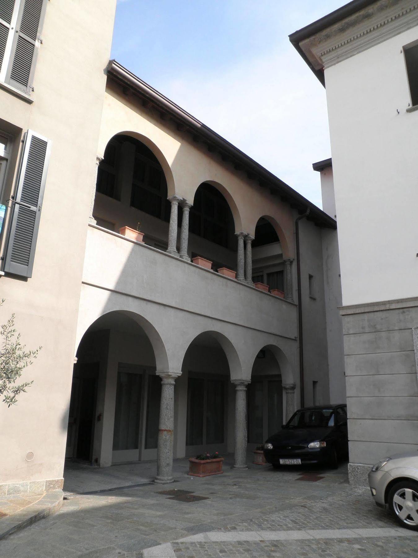Parini Hotel Bosisio Parini Exteriör bild